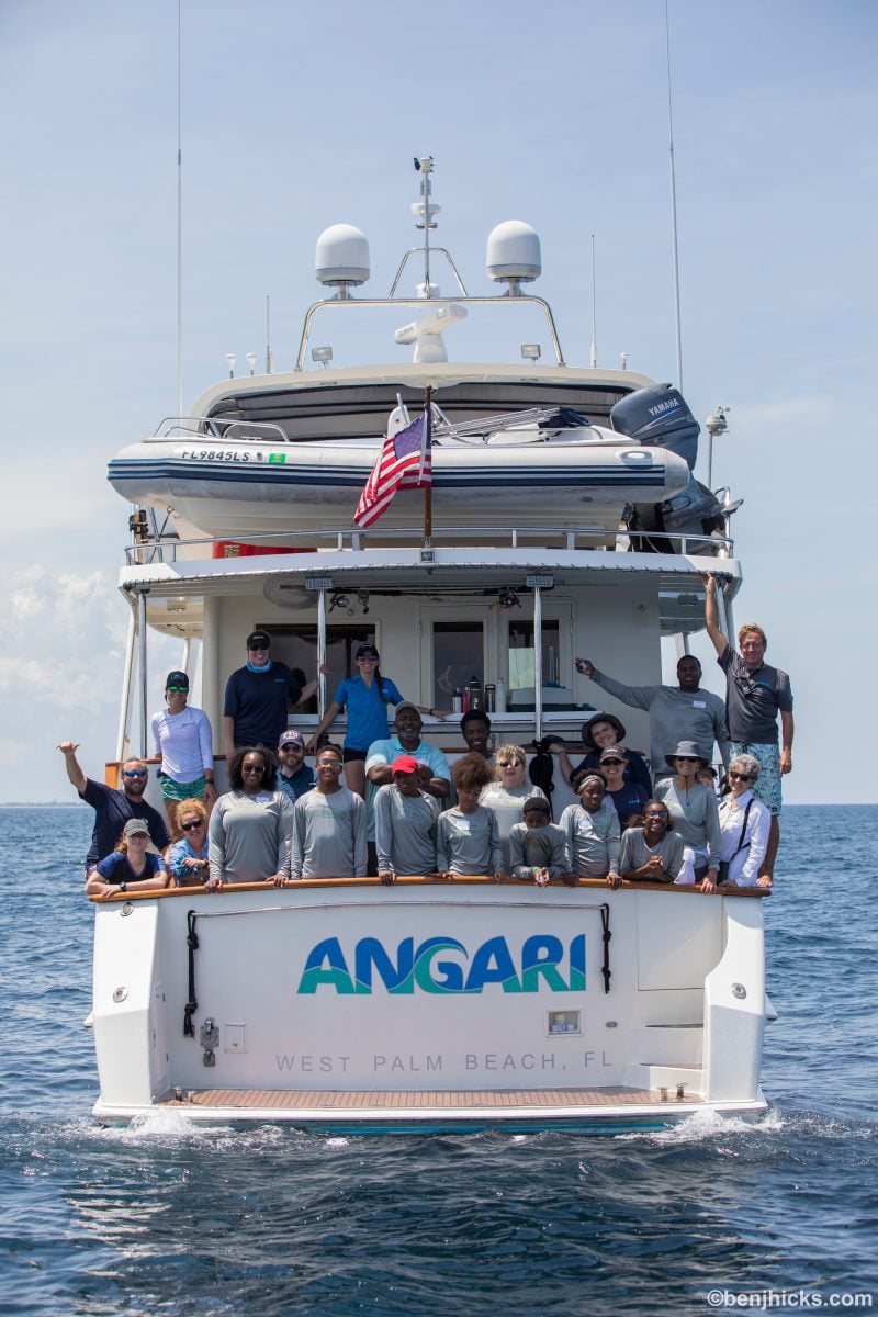 EXP 27: Group photo from the back of R/V ANGARI; PC: Ben J. Hicks
