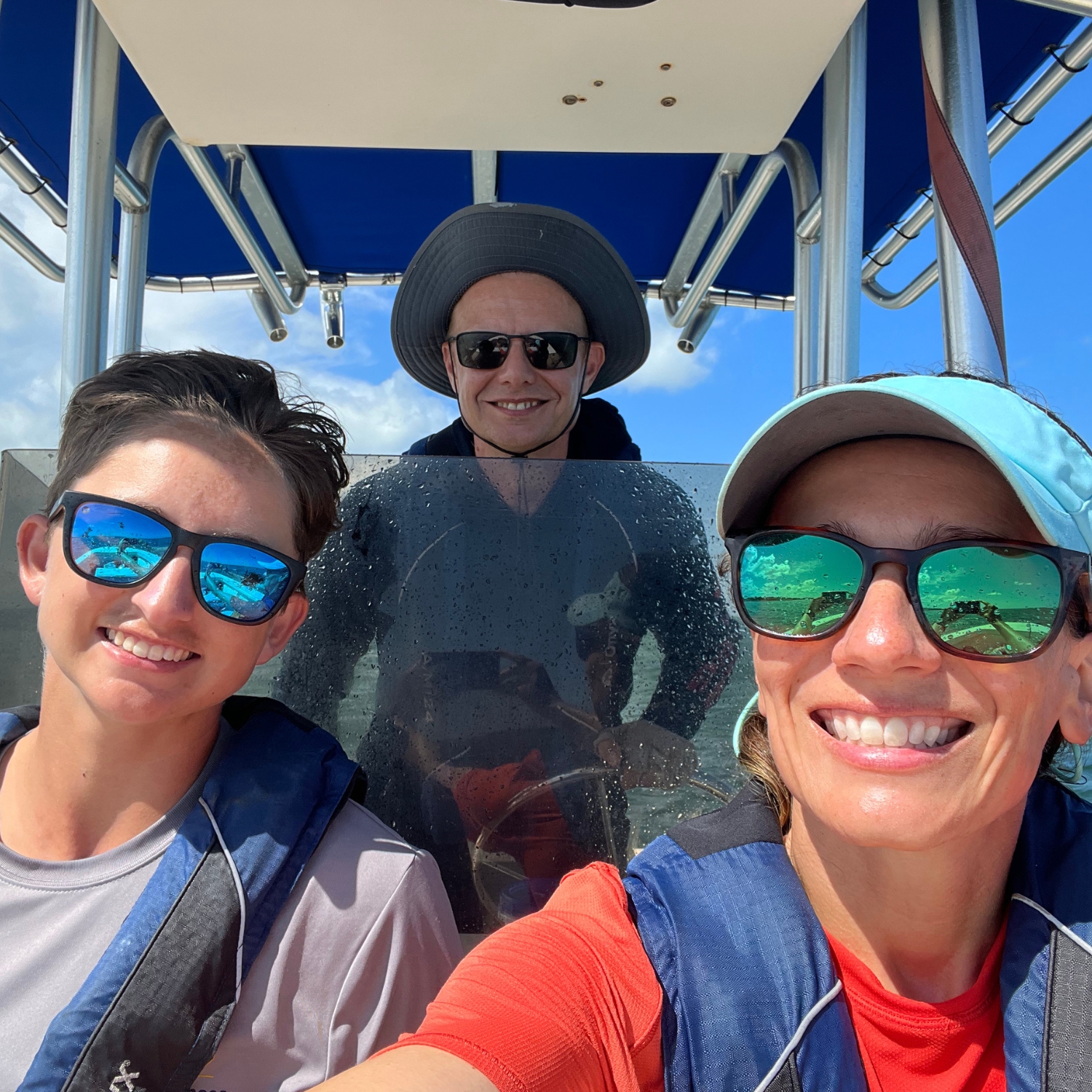 The Tropical Fish Ecology Lab conducting work in the Florida Keys for the FISHSCAPE Project.