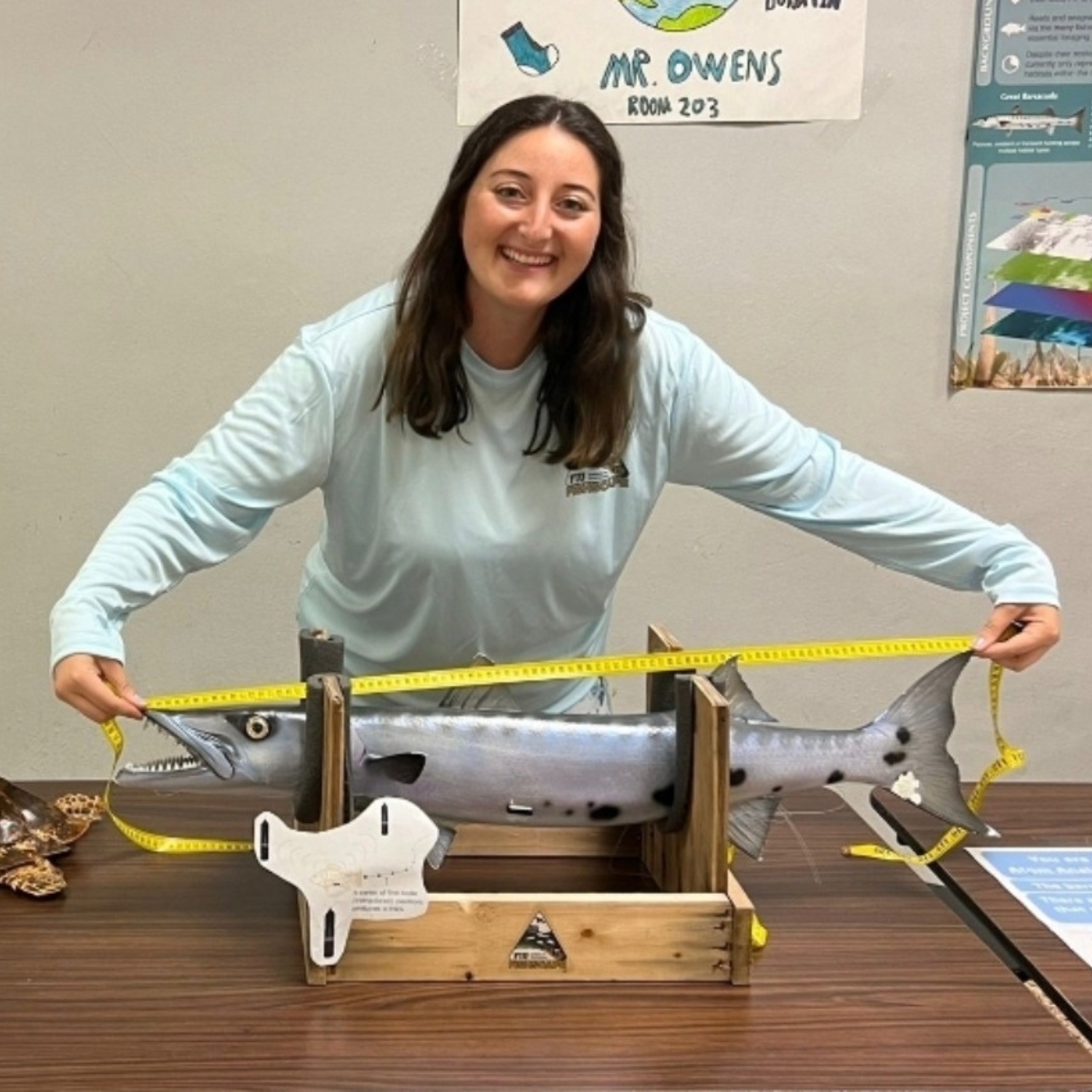 I participate in community outreach to share my research and teach the public about coastal marine ecosystems and the scientific process.